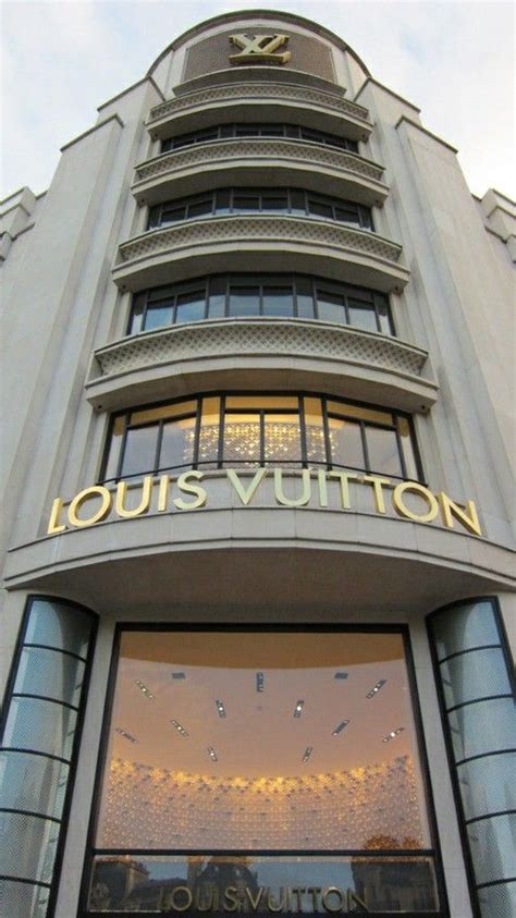 lv store hours